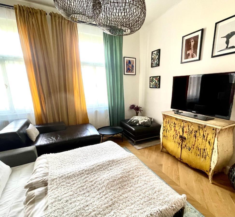 פראג Outstanding Apartment In Center מראה חיצוני תמונה